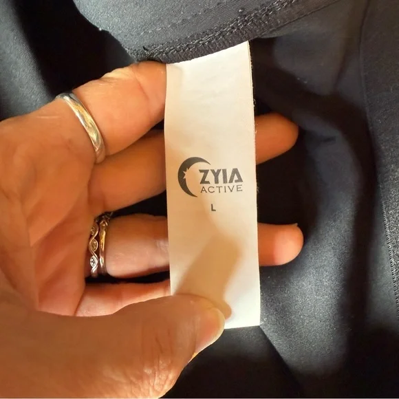 ZYIA Active Black front Zip Access Sports Bra - Picture 5 of 6